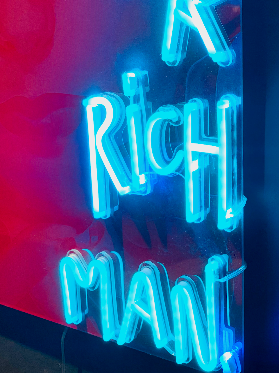neon mini legend // cher